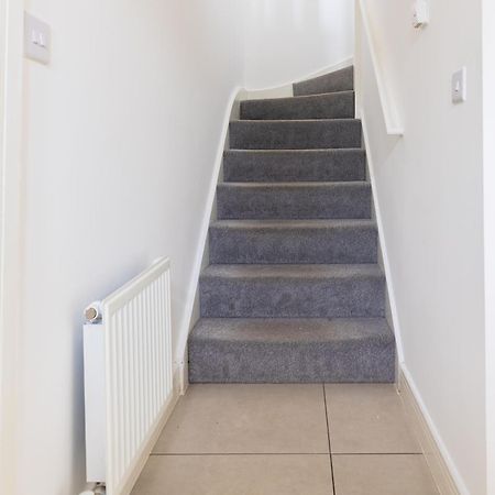 Spacious 4-Bedroom Home Near City Centre With Parking Nottingham Exterior photo