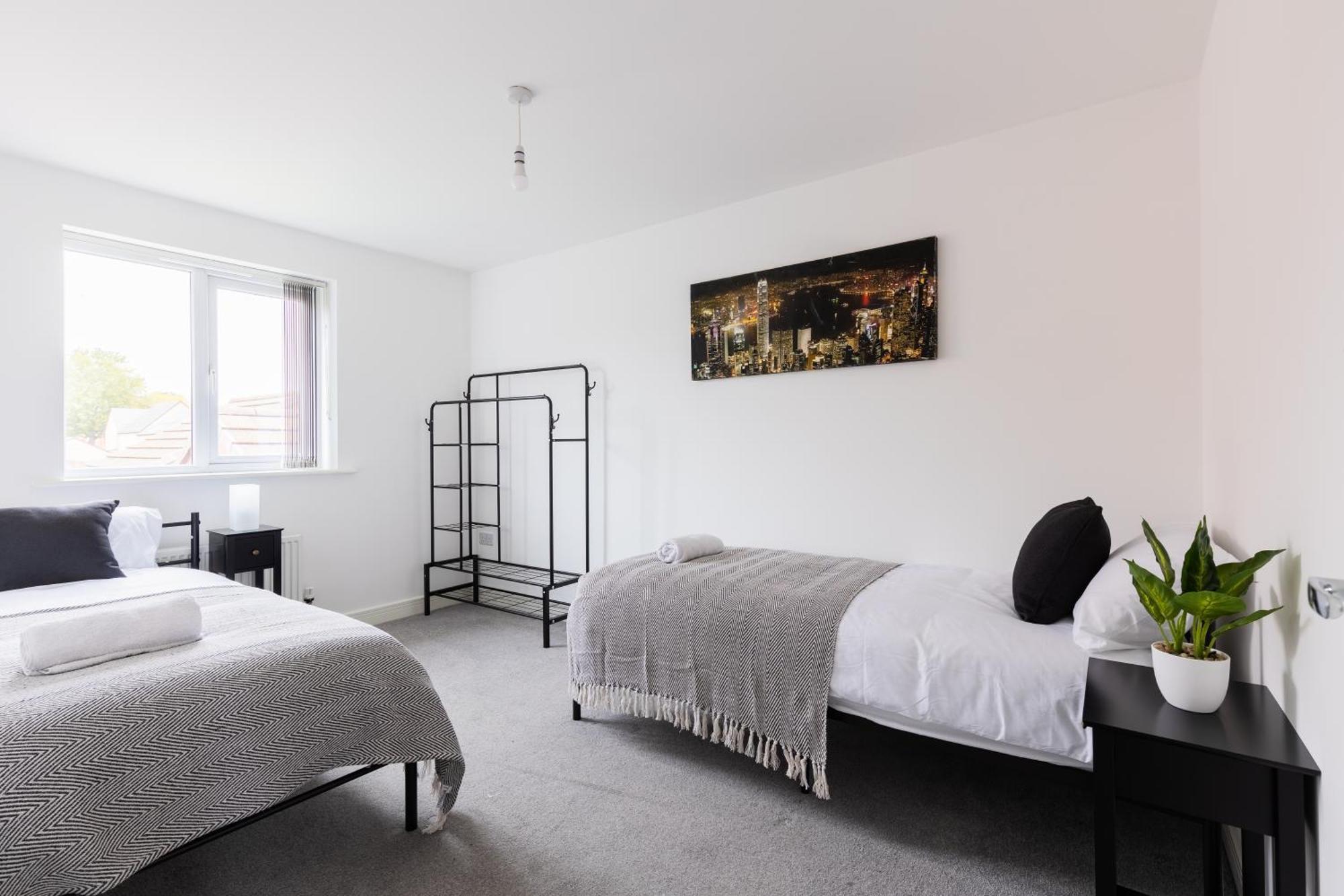 Spacious 4-Bedroom Home Near City Centre With Parking Nottingham Exterior photo