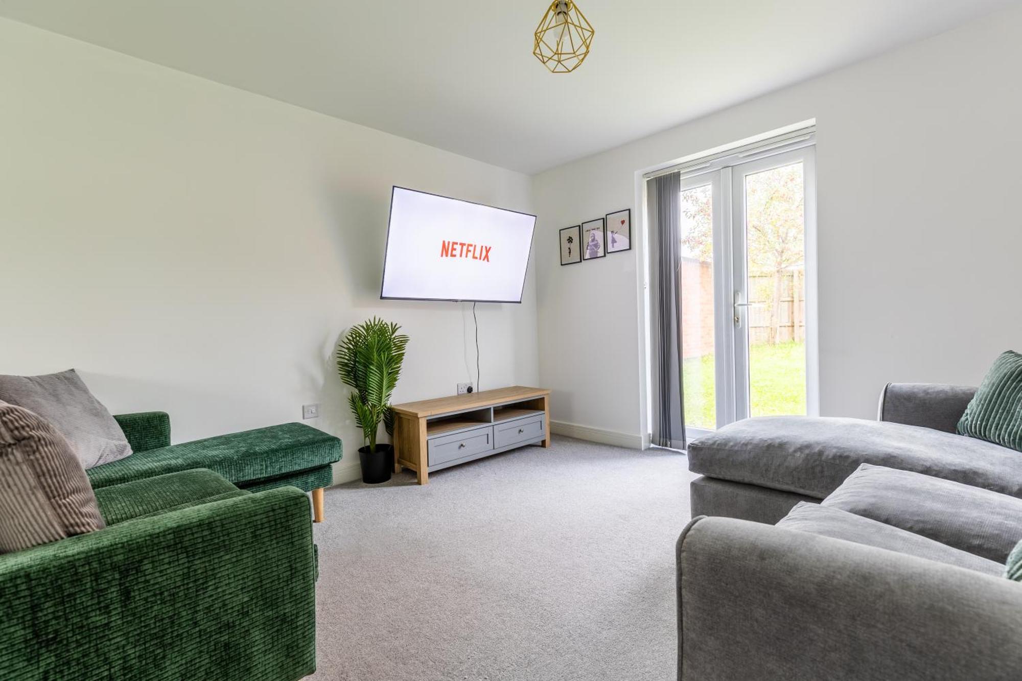 Spacious 4-Bedroom Home Near City Centre With Parking Nottingham Exterior photo