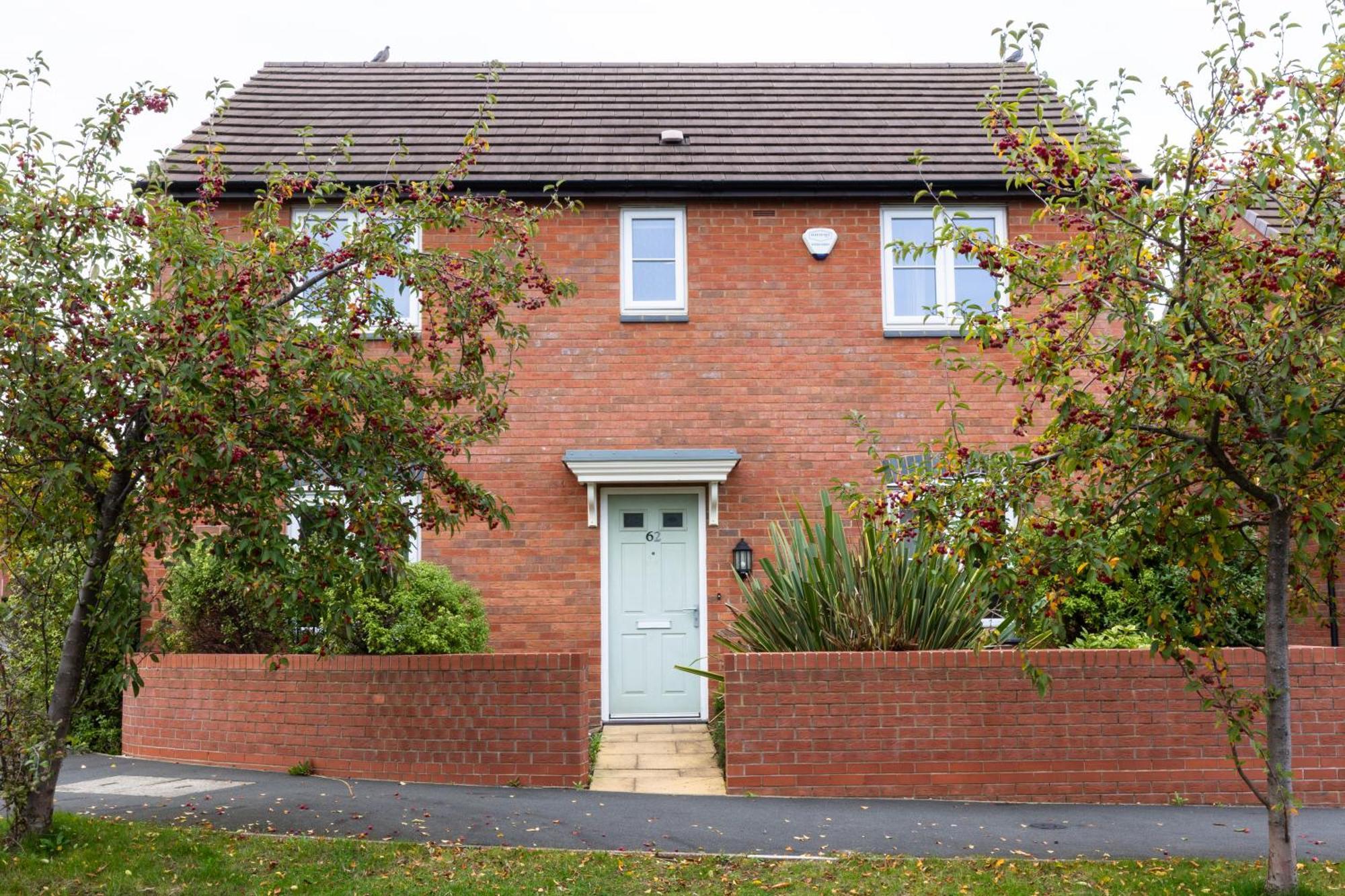 Spacious 4-Bedroom Home Near City Centre With Parking Nottingham Exterior photo